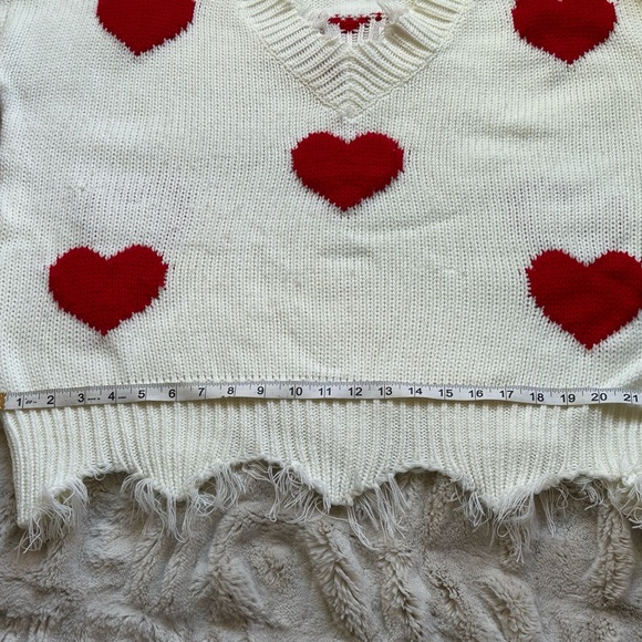 Red Heart Oversized Shaggy Sweater Perfect for Valentines! Women’s Large. - Picture 5 of 10